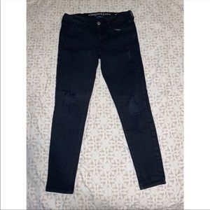 BLACK DISTRESSED AMERICAN EAGLE JEGGING